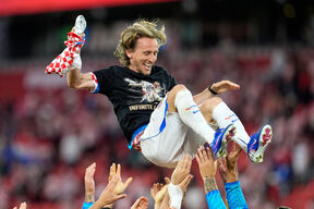 Luka Modrić uživa u slavlju posle odigranog 200. meča u dresu reprezentacije Hrvatske