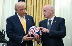 Donald Tramp i Đani Infantino