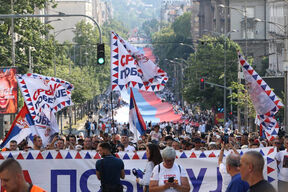 Razvijena najveća trobojka na skupu u Beogradu 3.jpg