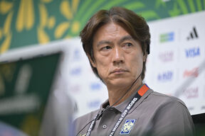 Hong Mjung-bo 2.jpg