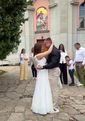 Nikola Orozović se verio i oženio istog dana, mlada trudna