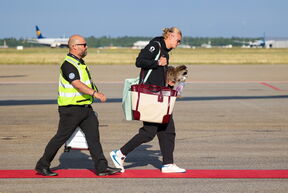 Erling Holand nosi prepariranog rakuna