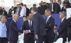 aleksandar vučić na vojnoj paradi u francuskoj (3).jpg