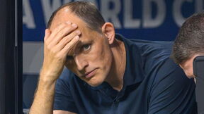 Tomas Tuhel se drži za glavu na klupi