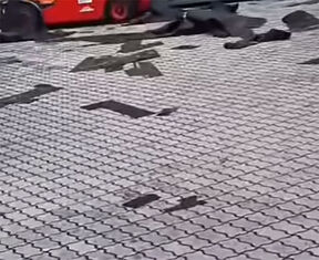 Otpali delovi krova zgrade u Smederevu tokom nevremena (4).jpg