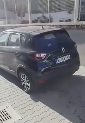 Demolirani automobili u Novom Sadu  (2).jpg