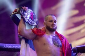 Jovan Leka, srpski MMA borac.