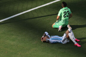 Nikolas Otamendi (5).jpg