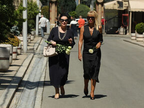 Snežana Savić na sahrani Olivere Katarine (3).jpg