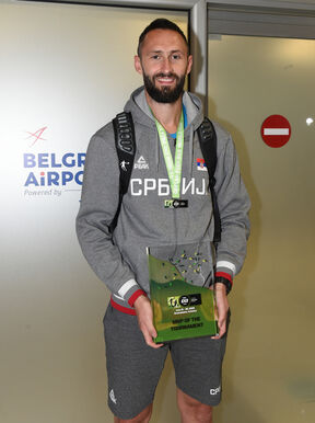 Dejan Majstorović na dočeku na aerodromu