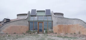 Earthship kuće (3).jpg
