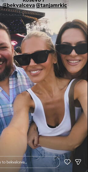 Nataša Bekvalac na koncertu Merlina u Sarajevu (4).png