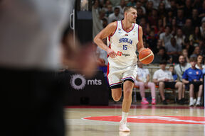 Nikola Jokić organizuje napad u dresu reprezentacije Srbije