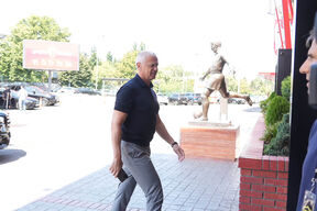 Vanredni sastanak u Crvenoj zvezdi (2).jpg