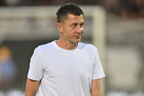 Saša Ilić u beloj majici.