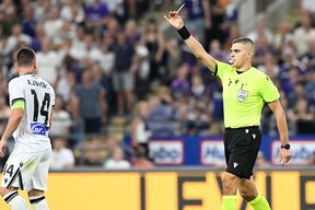 Andrija Živković dobija crveni karton na Anderleht PAOK