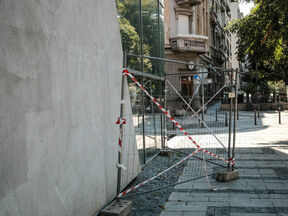 Polomljeno staklo na Palilulskoj pijaci (4).jpg
