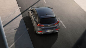 HYU_PD_HATCHBACK_EViz_Env_PE2-EcotronicGrayPearl_52910G4720_C06 copy.jpg