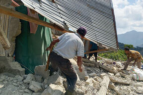 Serija snažnih zemljotresa pogodila Indoneziju (2).jpg