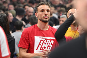 Strahinja Eraković u opremi Crvene zvezde.