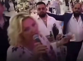 Snežana Đurišić na slavlju prekinuta u pola pesme (3).jpg