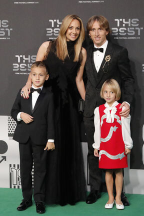 Ema Modrić sa ocem Lukom i porodicom