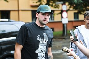 Luka Dončić sa kačketom na ulici Ljubljane