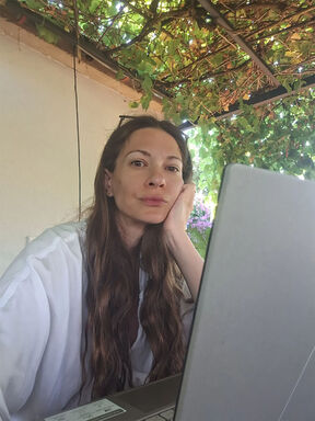 Sara Renar  (2).jpg