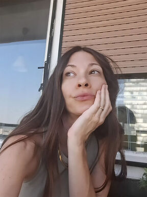 Sara Renar  (3).jpg