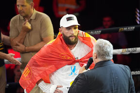 Veljko Ražnatović Boks meč  (4).jpg