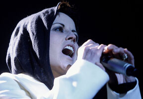 Dolores O'Riordan  (4).jpg