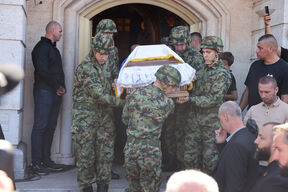 Povorka Ratko Mladić (3).jpg