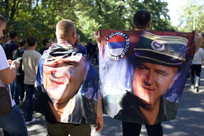Povorka ka Topčiderskom groblju (14).jpg