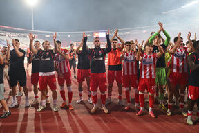Fudbaleri Crvene zvezde slve pobedu u derbiju.