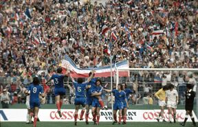 Slavlje reprezentacije Jugoslavije protiv Škotske na Svetskom prvenstvu 1974