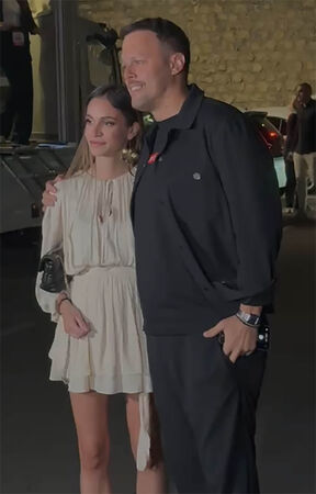 Igor Kojić sa trudnom devojkom Nikolinom 5.jpg
