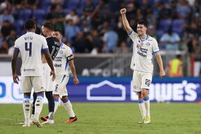Fudbalski klub Kruz, Hose Paradelja slavi gol
