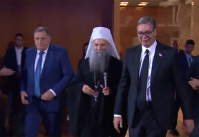 Predsednik Vučić uručuje odlikovanja (4).jpg