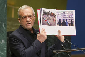 Masud Pezeškijan (4).jpg