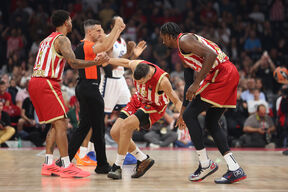 Zvezda - Efes 1.JPG