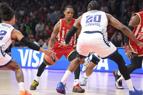 Zvezda - Efes 1.JPG