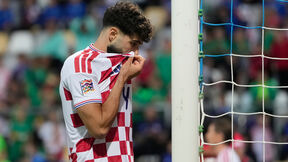 Joško Gvardiol se briše dresom na utakmici Hrvatska Engleska