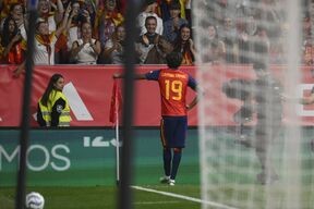 Lamin Jamal slavi gol protiv Češke