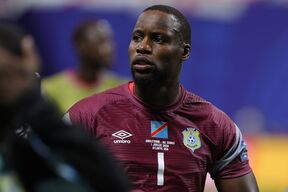 Golman DR Kongo Lionel Mpasi.