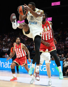 Crvena Zvezda - Dubai (1).jpg