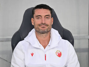 Trener Crvene zvezde Albert Rijera.