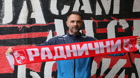 Nikola Drinčić pozira sa šalom Radničkog iz Niša