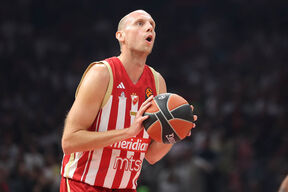 Crvena Zvezda - Pariz (1).jpg
