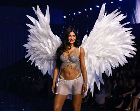 Kajli Džener na reviji Victoria secret