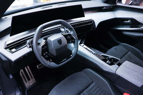 Peugeot 5008 (1).jpg